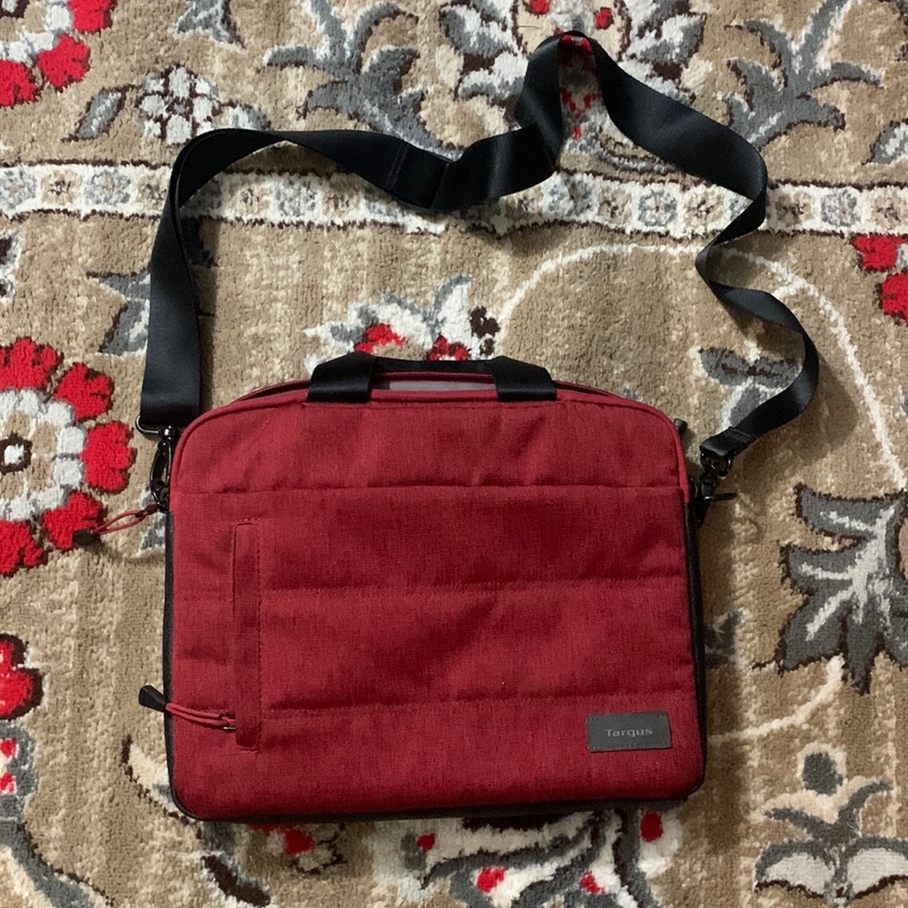 MacBook Pro case- red 13inch with adjustable straps